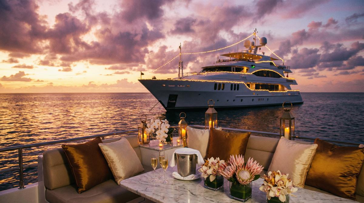 玩物社区传媒游艇派对传媒演示奢华场景拍摄